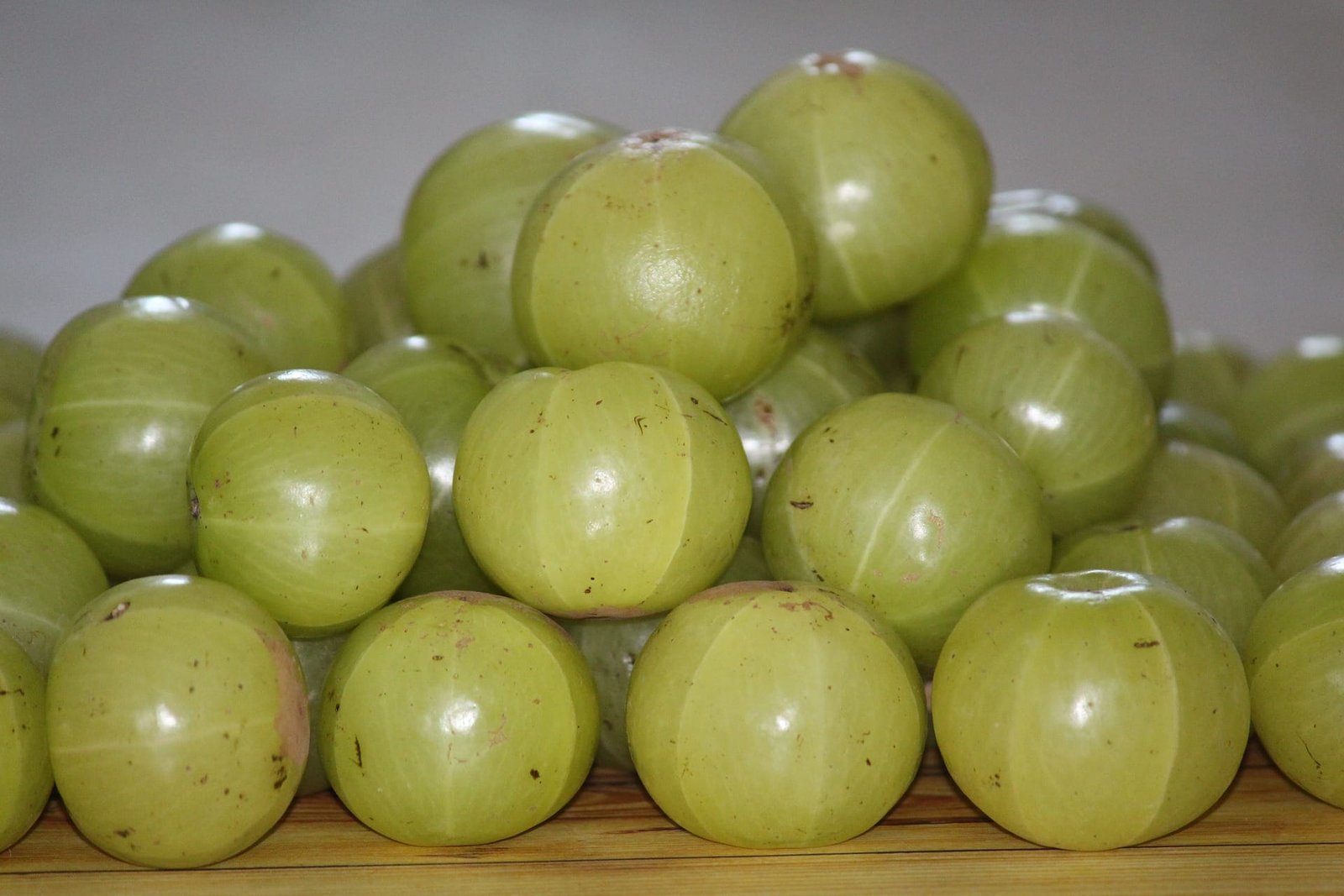 Amazing Health Benefits Of Eating Amla For Your Body!! 2 Amazing Health Benefits Of Eating Amla